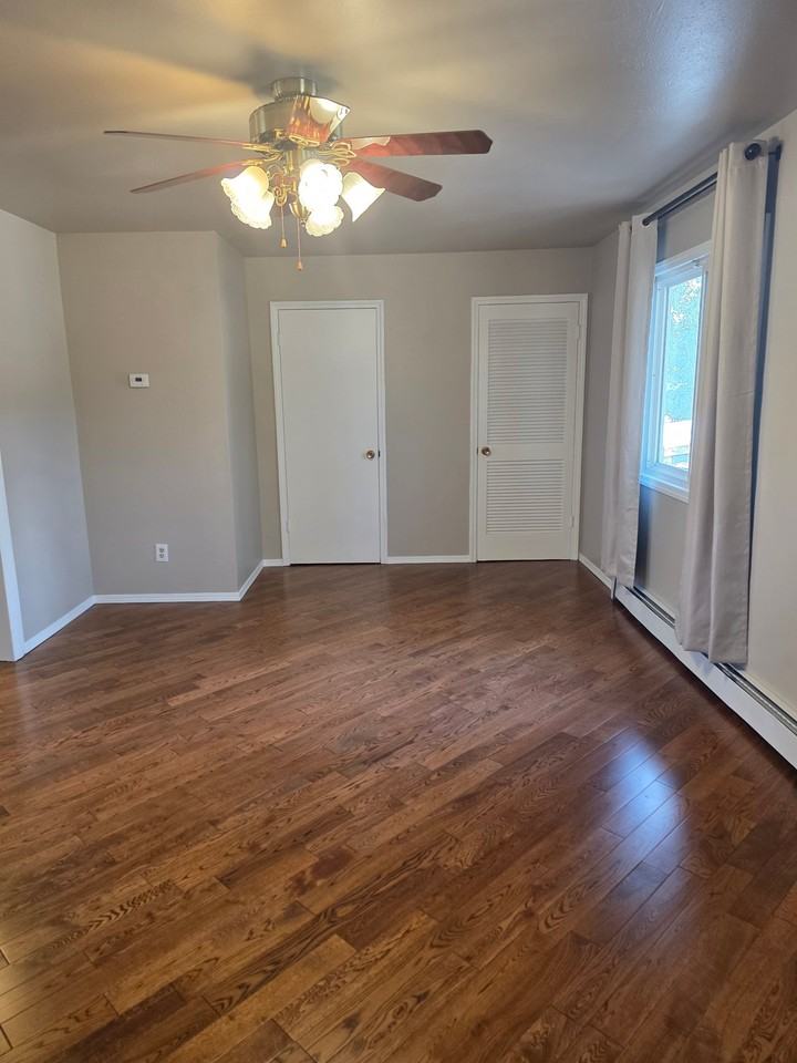 380 Shoshone Ave #A - Photo 6 of 10