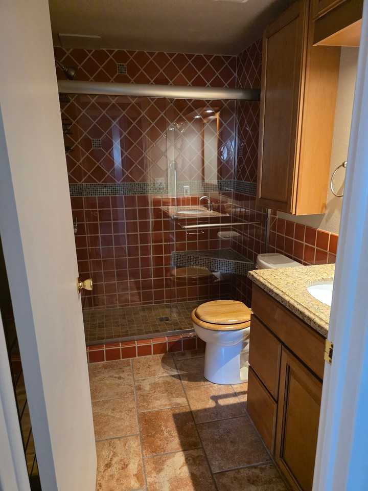 380 Shoshone Ave #A - Photo 7 of 10