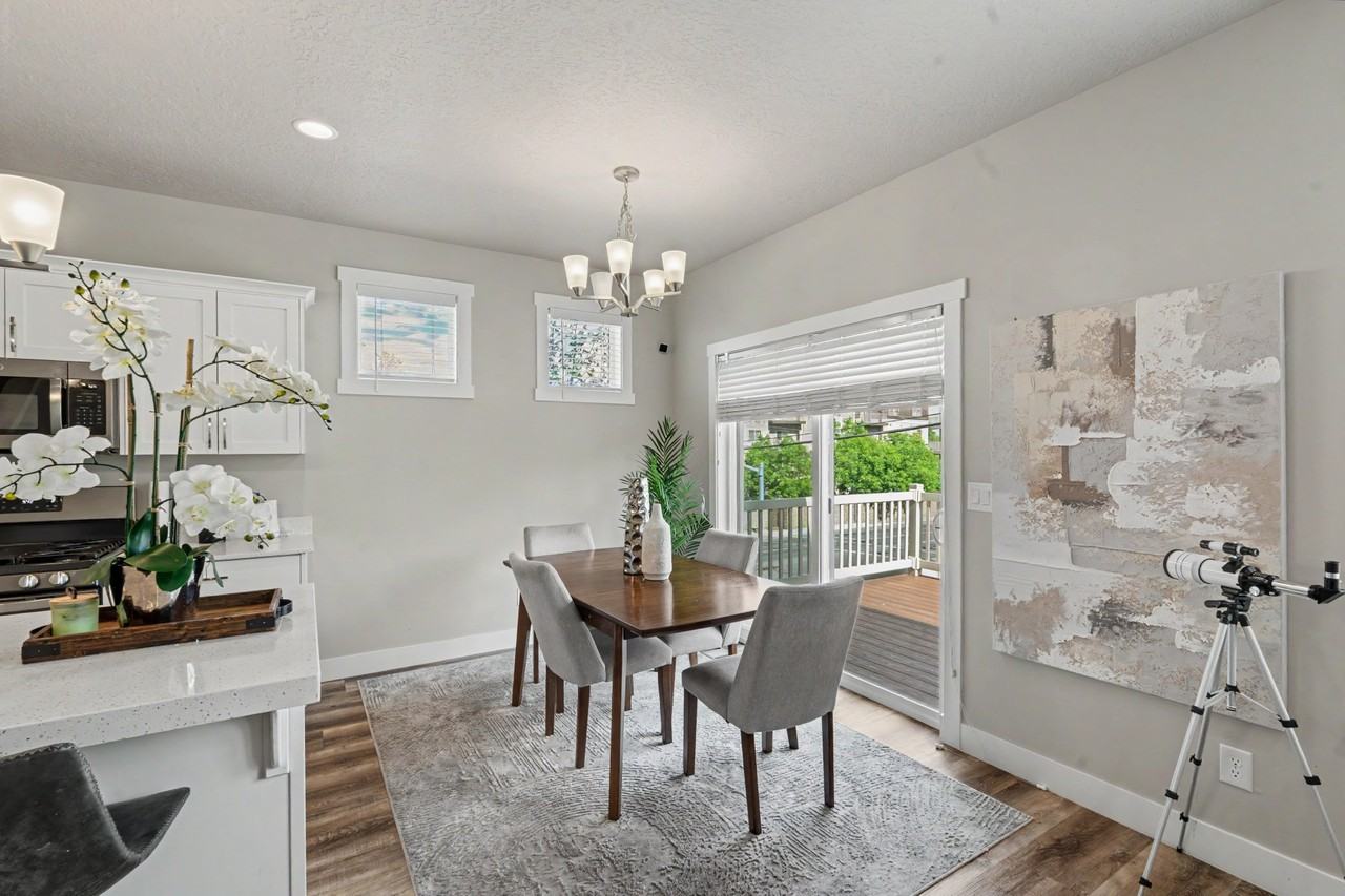 1303 E Weyburn Ln - Photo 2 of 11