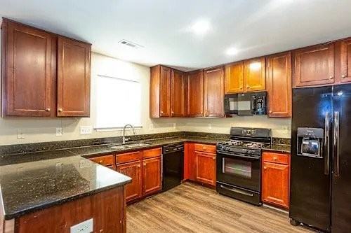 163 Madelia Pl - Photo 2 of 8