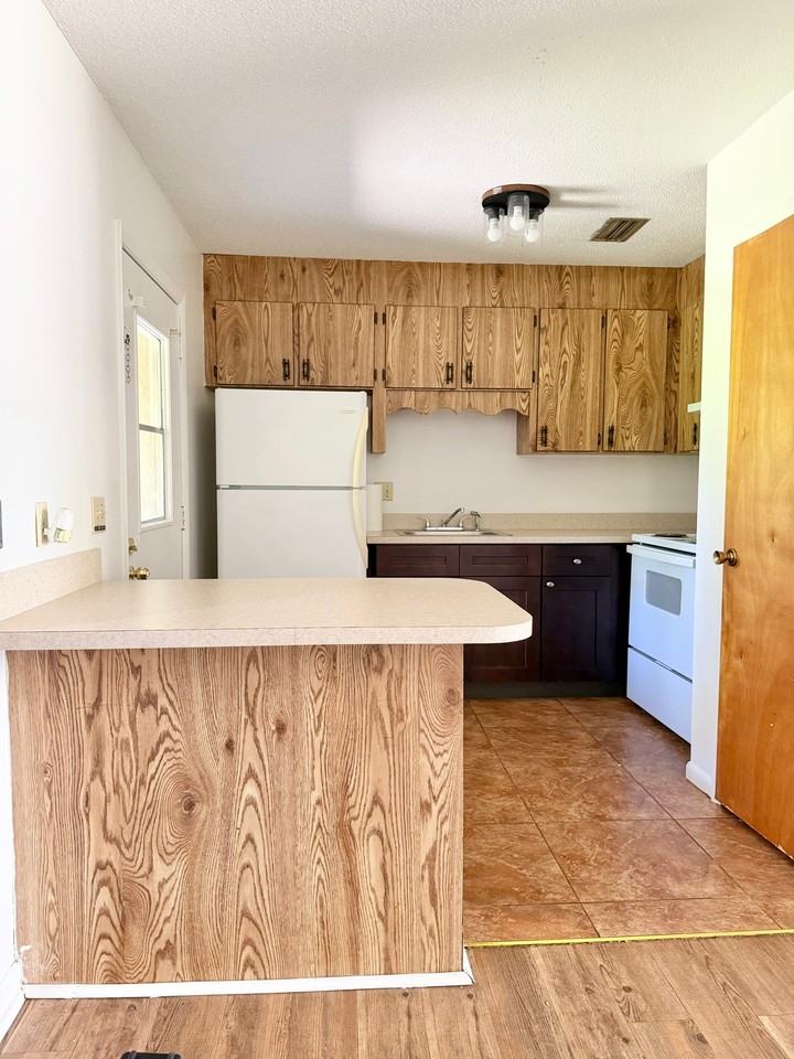 283 Sw Leisure Dr - Photo 3 of 10