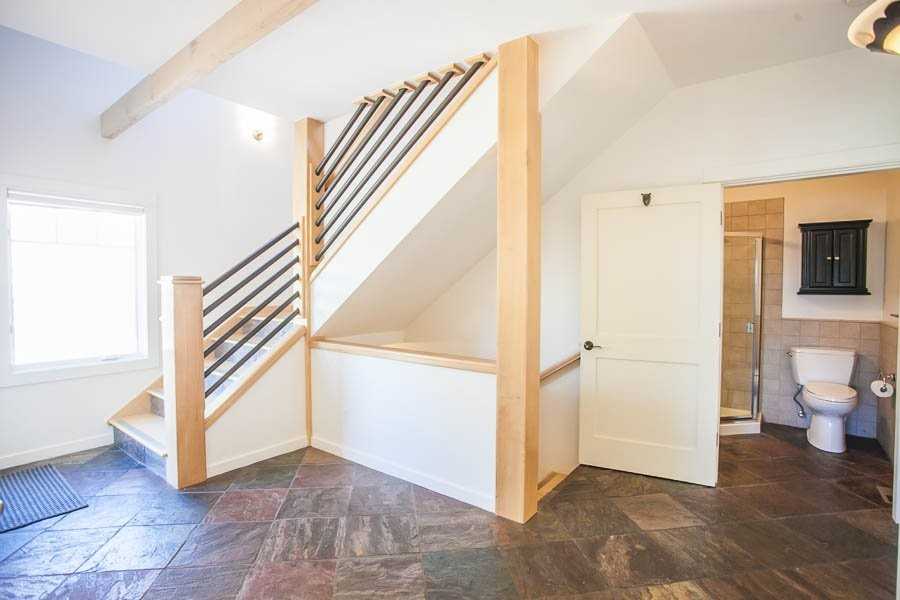 923 Cascade Ave - Photo 3 of 20