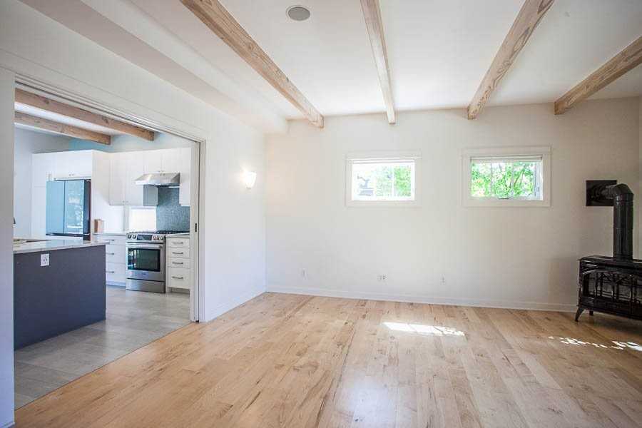 923 Cascade Ave - Photo 4 of 20