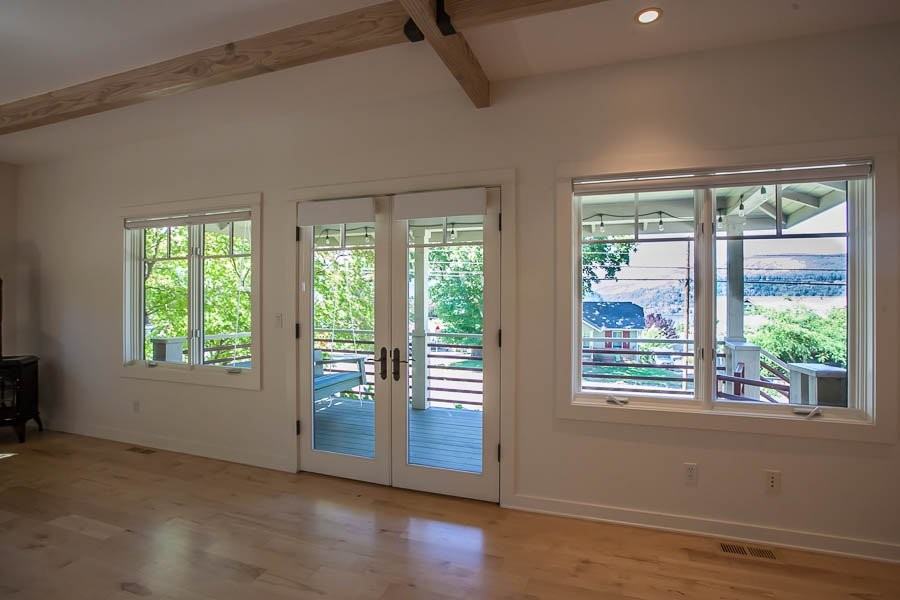 923 Cascade Ave - Photo 5 of 20
