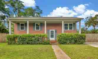 featured image of 135 Clay St