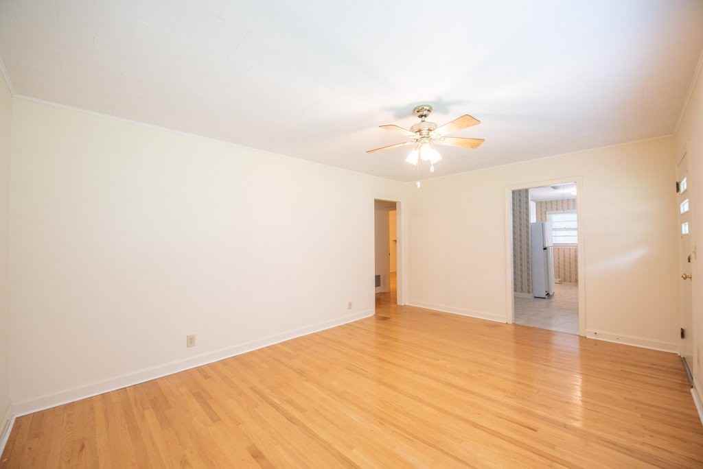 327 Long St - Photo 7 of 15