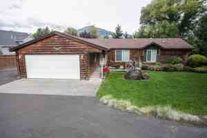 featured image of 4040 Summitview Dr