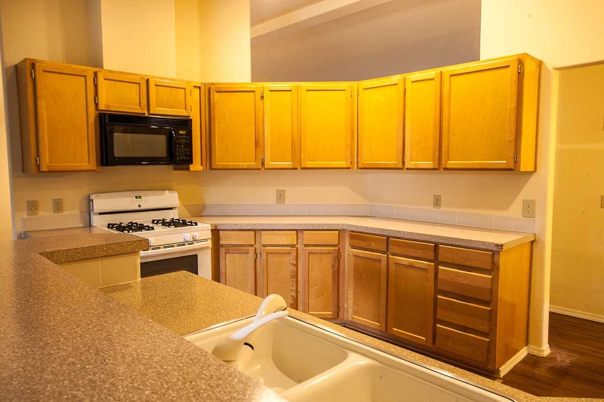 4040 Summitview Dr - Photo 4 of 20