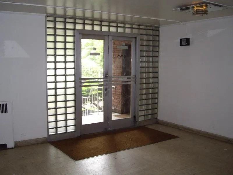 909 Park Ave #D21 - Photo 3 of 3