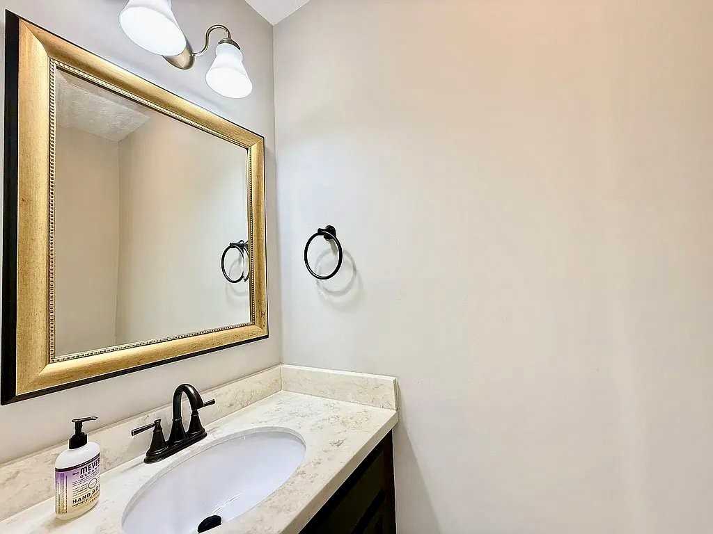 4013 Heather Ct - Photo 7 of 20
