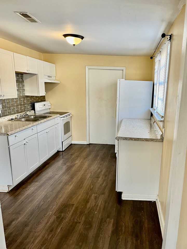 1506 Ivy Hts - Photo 6 of 7