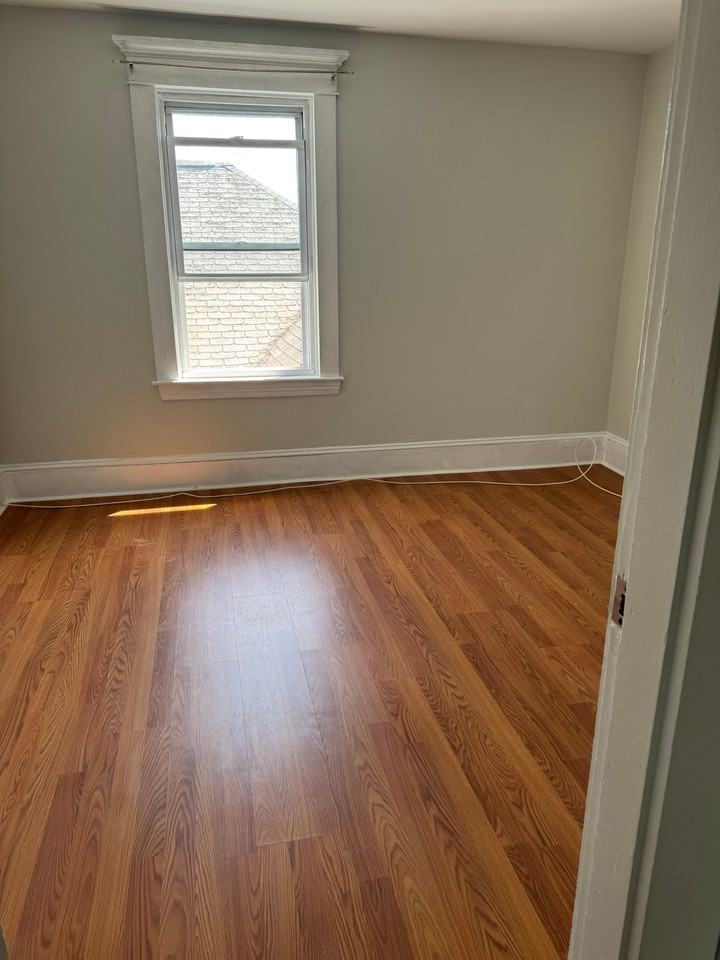 68 Humphrey St - Photo 6 of 10