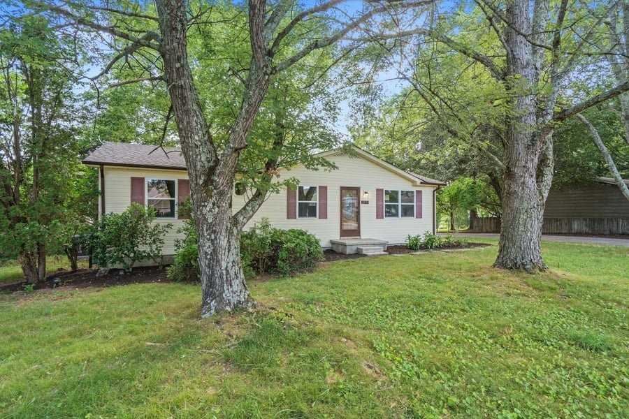1539 White Rd - Photo 2 of 20