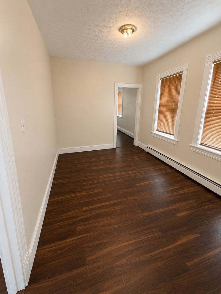 37 Bowers St #1 - Photo 5 of 8