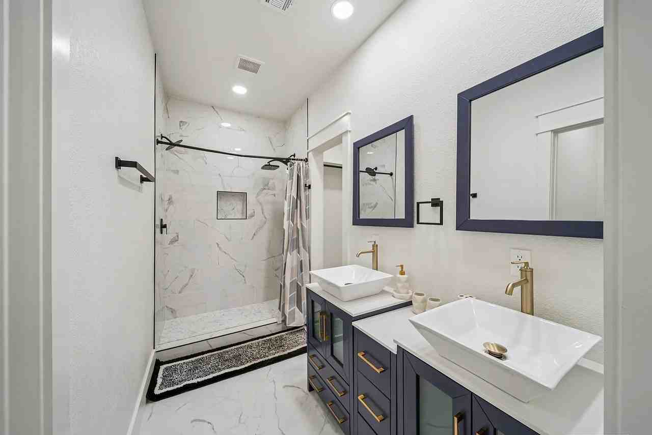 310 N Rosedale Ave - Photo 6 of 18