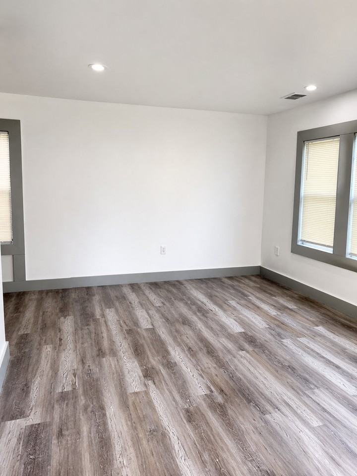 3933 Ohio St - Photo 3 of 6