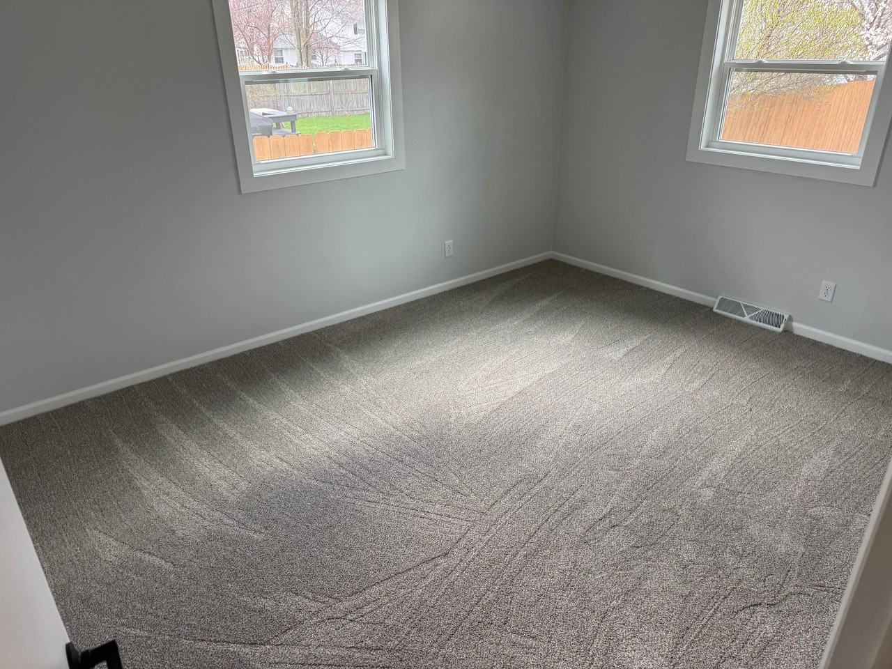 102 Lynn Dr - Photo 7 of 10