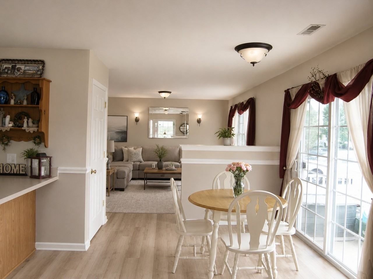 225 Prairie Ct - Photo 4 of 8