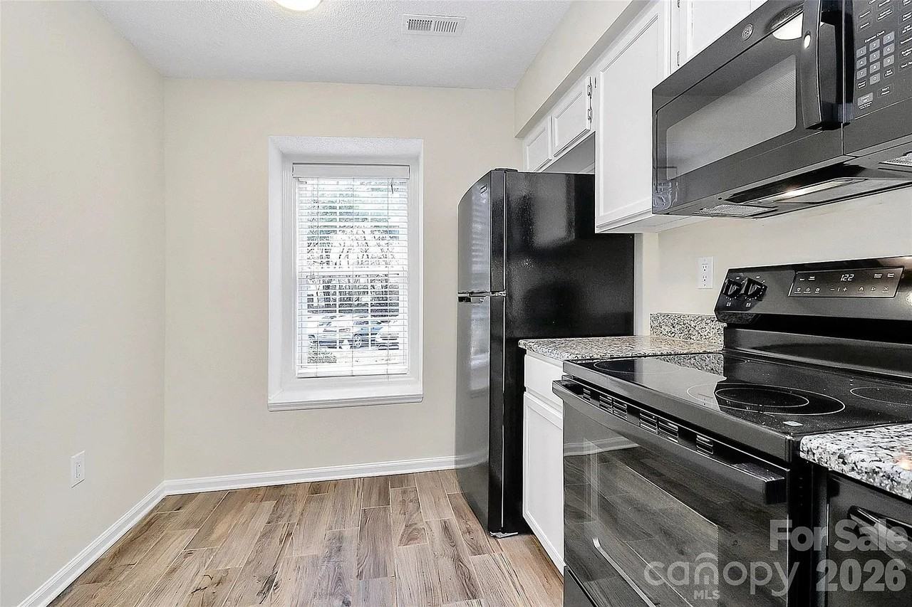 703 Heritage Pkwy - Photo 3 of 13