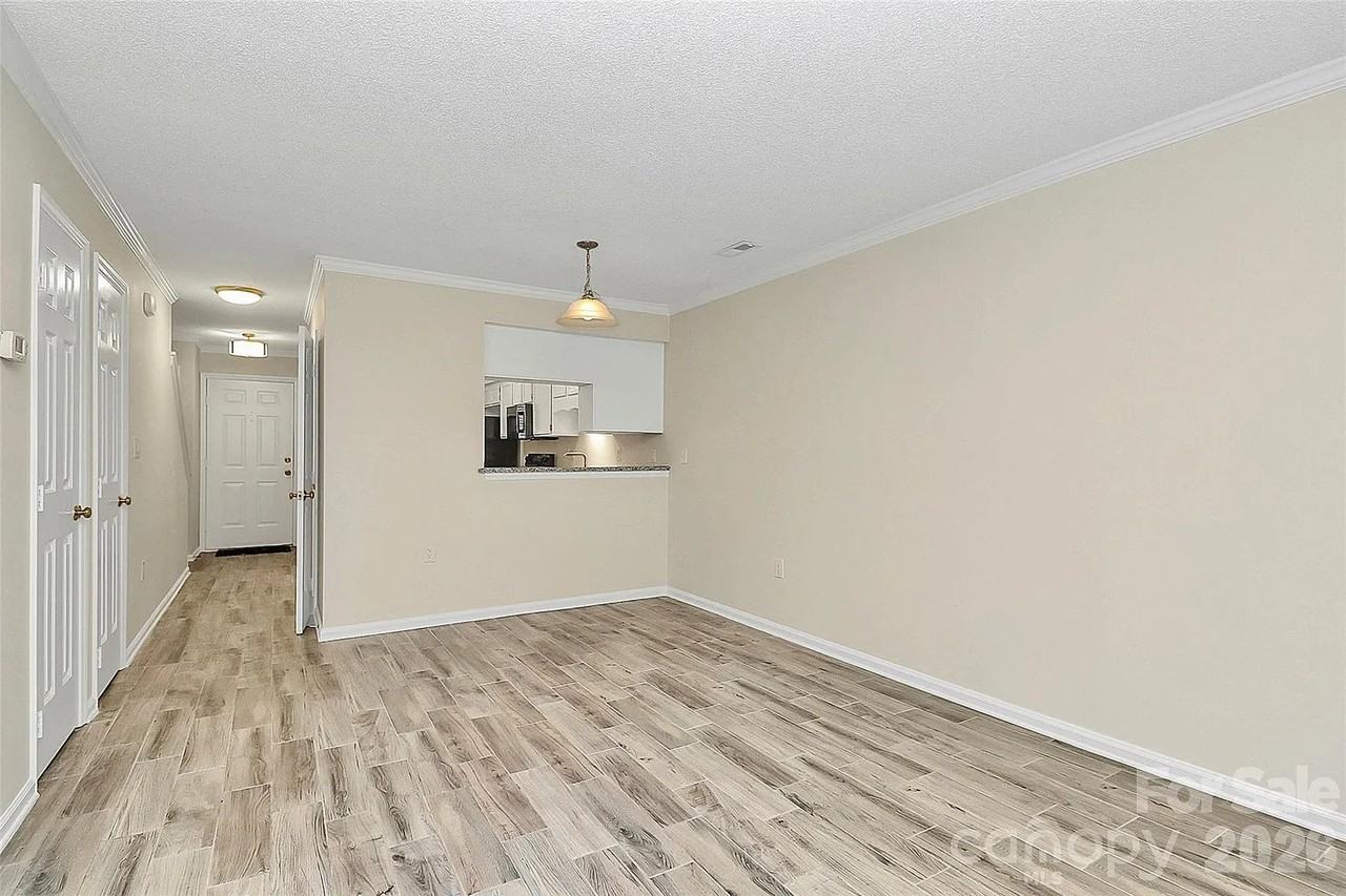 703 Heritage Pkwy - Photo 5 of 13