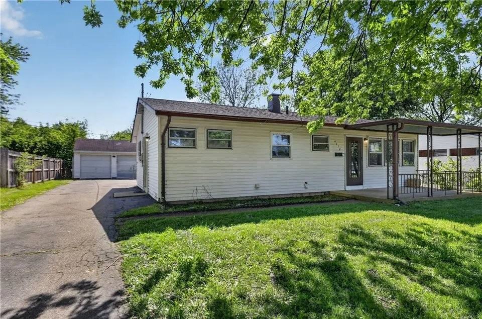 4176 Mapleleaf Dr - Photo 2 of 17