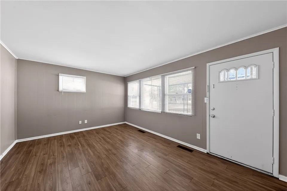 4176 Mapleleaf Dr - Photo 4 of 17