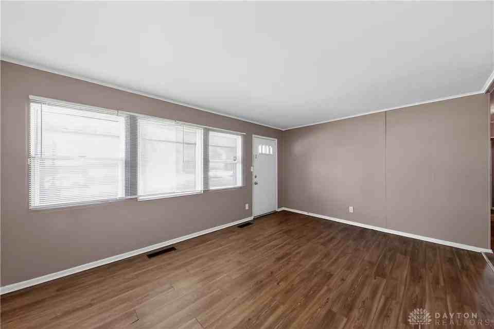 4176 Mapleleaf Dr - Photo 6 of 17