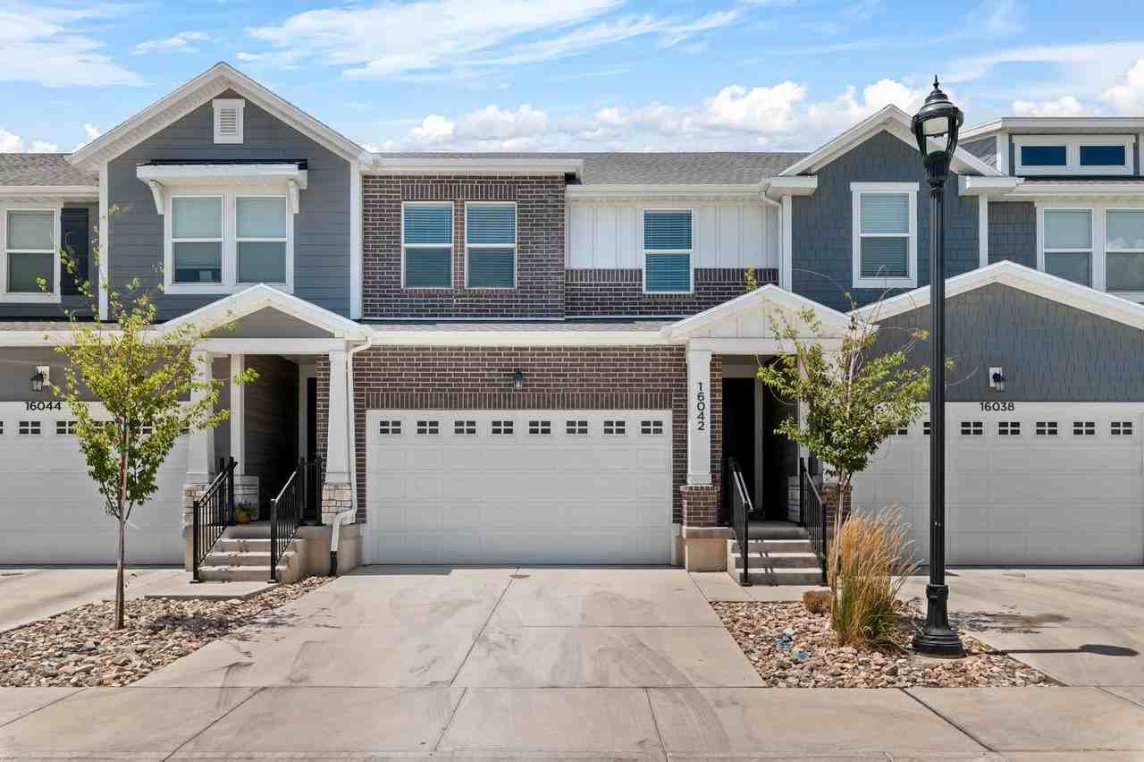 16042 S Bodmin Way - Photo 2 of 19