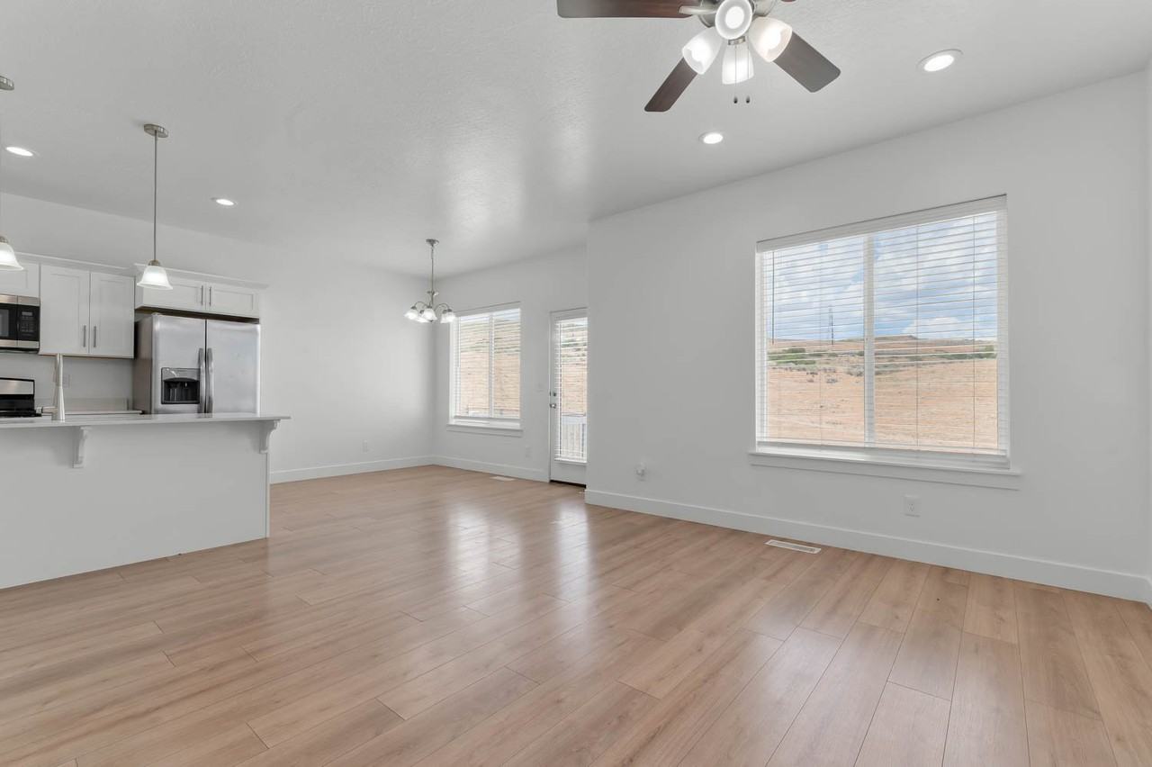16042 S Bodmin Way - Photo 7 of 19