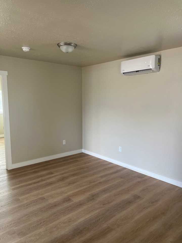 8 Northeast - Photo 3 of 5