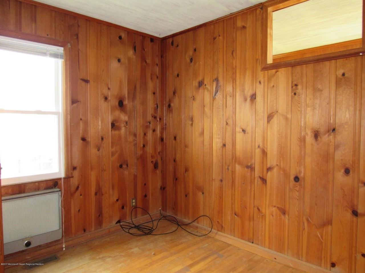 318 Dupont Ave - Photo 3 of 16