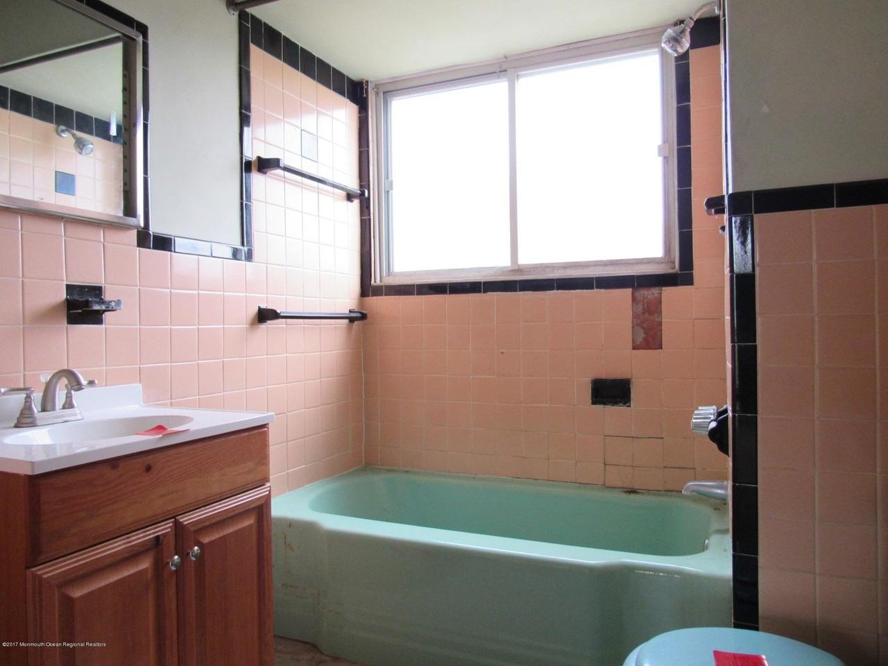 318 Dupont Ave - Photo 4 of 16