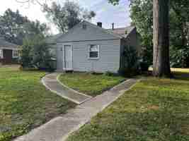 featured image of 418 W Lakewood Blvd