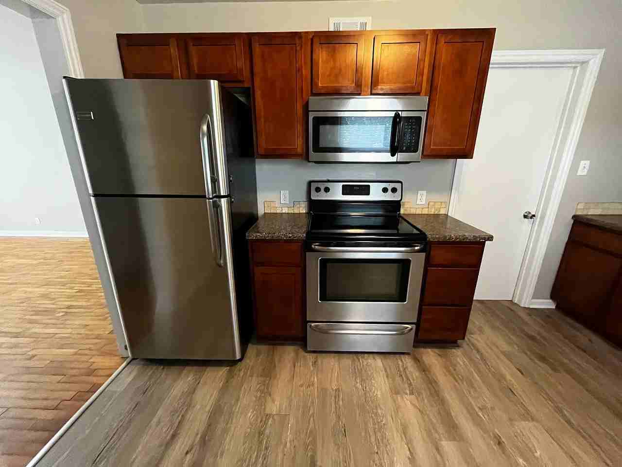 418 W Lakewood Blvd - Photo 5 of 15