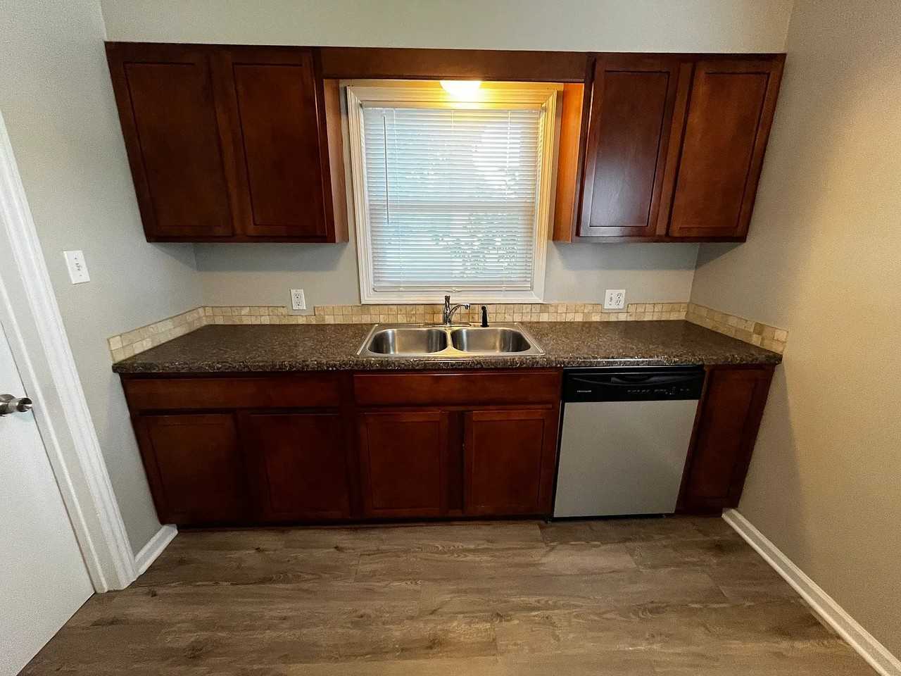 418 W Lakewood Blvd - Photo 7 of 15