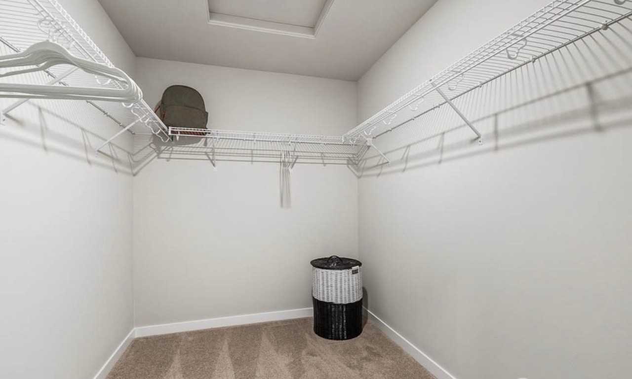 9532 7th Ave Se - Photo 7 of 10