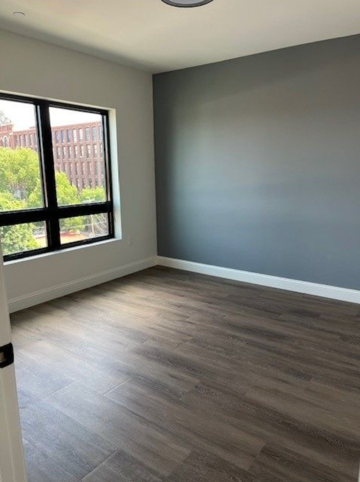 215 Canal St #306 - Photo 4 of 10