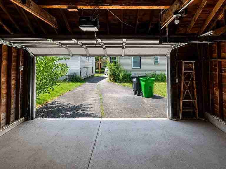 4357 Ingleside Rd - Photo 2 of 9
