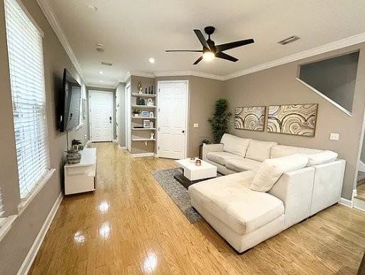 104 S Moody Ave #4 - Photo 3 of 18