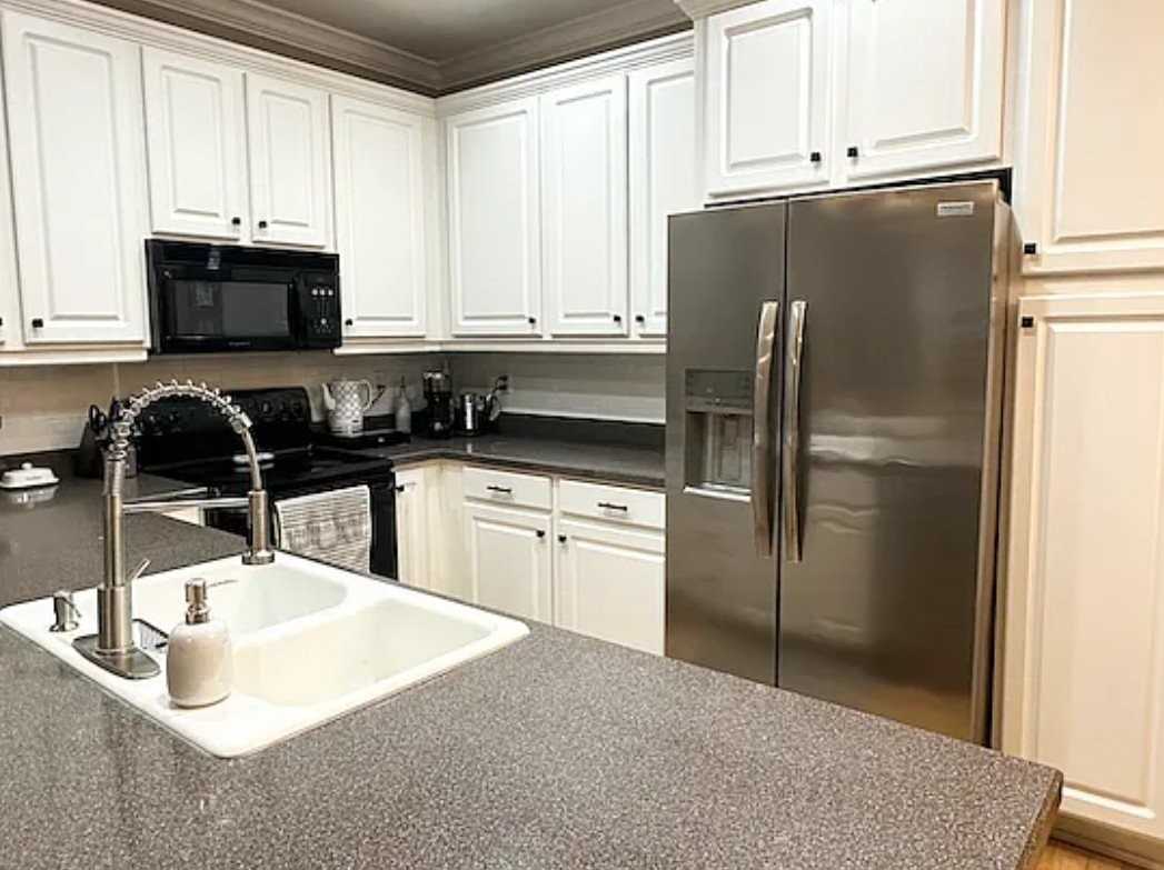 104 S Moody Ave #4 - Photo 6 of 18
