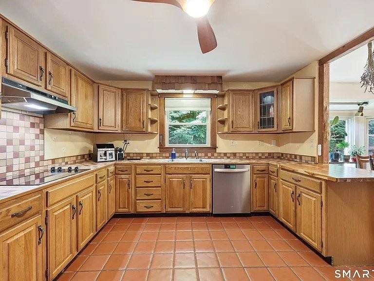 10 Satterlee Rd - Photo 5 of 11