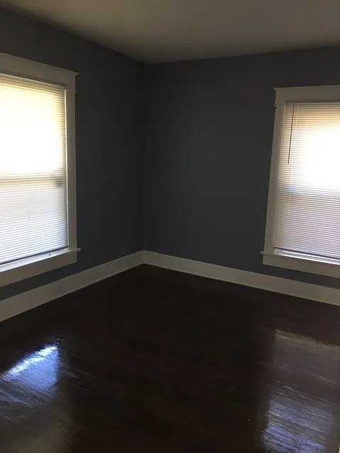 1643 N Tacoma Ave - Photo 5 of 9
