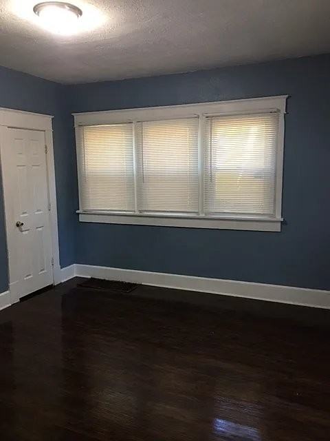 1643 N Tacoma Ave - Photo 6 of 9