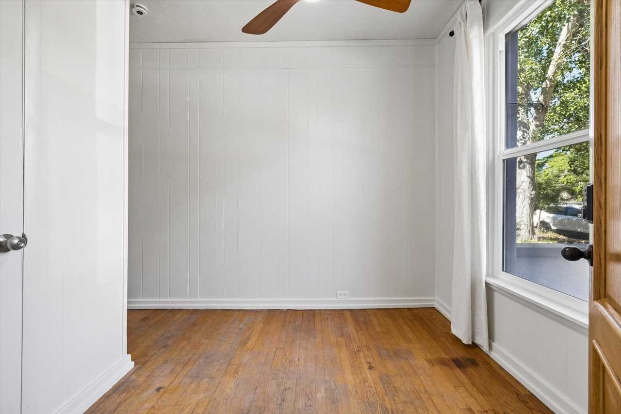 1435 S Lincoln St #1435 - Photo 3 of 24