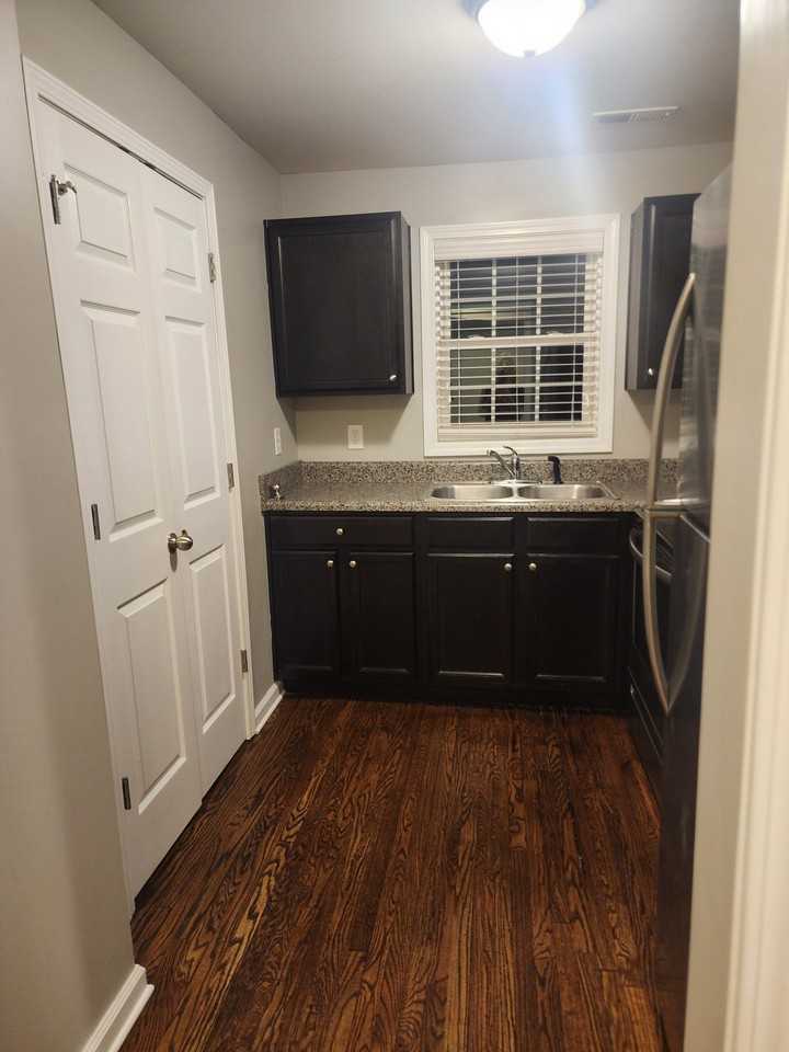 504 N Race St #5 - Photo 3 of 6