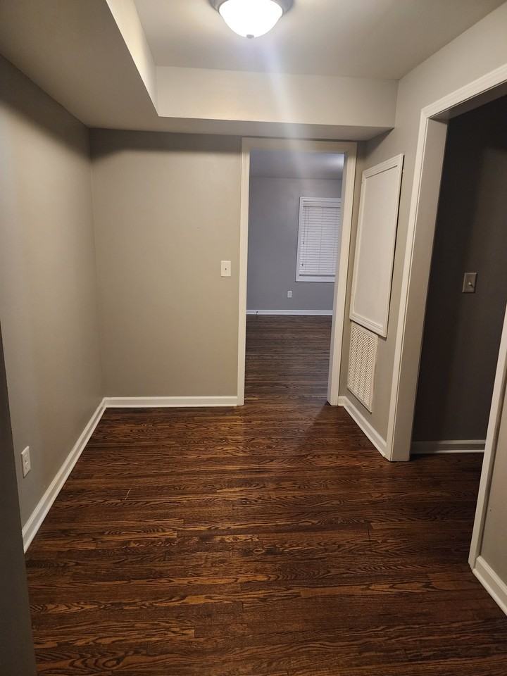 504 N Race St #5 - Photo 4 of 6