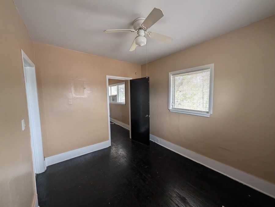 407 Engman St #B - Photo 7 of 12