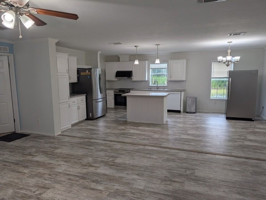 6806 Pearson Ln - Photo 3 of 26