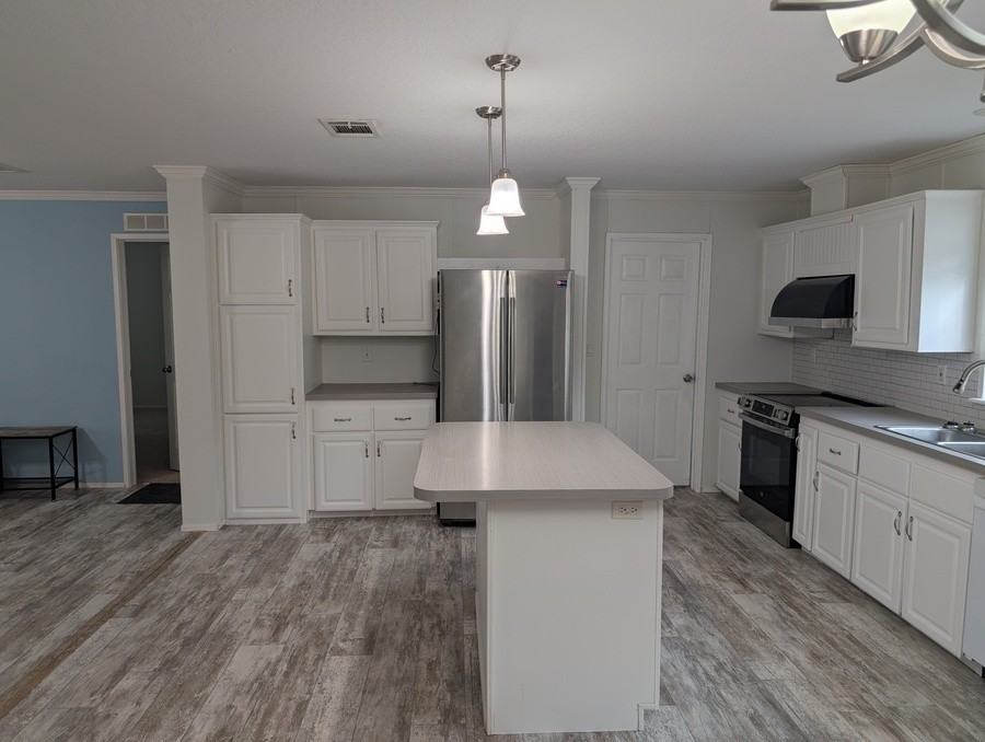 6806 Pearson Ln - Photo 4 of 26
