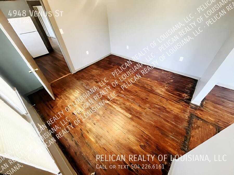4948 Venus St - Photo 3 of 9